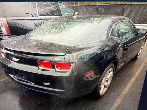 Used 2010 Chevrolet Camaro SS RWD image 3