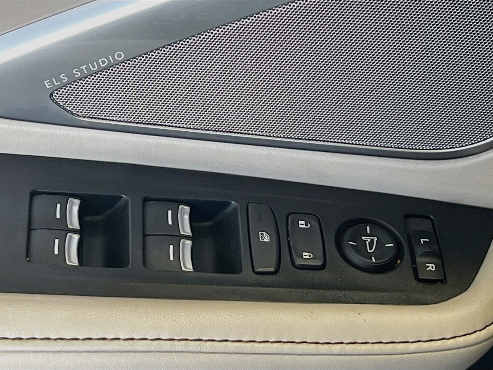 Used 2025 Acura RDX w/ Technology Package AWD/4WD image 18