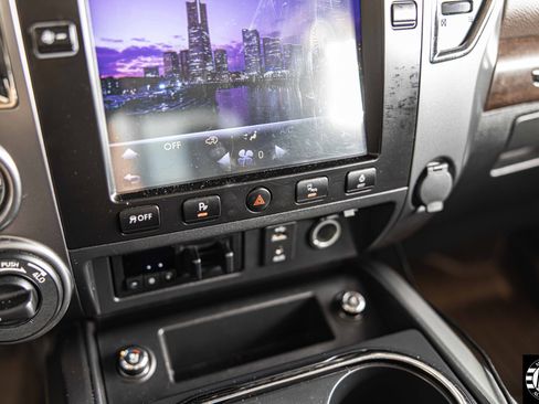 Used 2017 Nissan Titan Platinum Reserve image 26