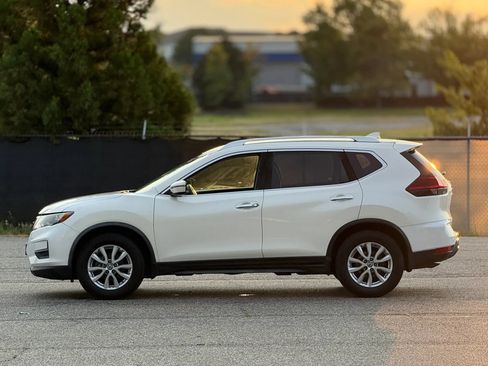 Used 2019 Nissan Rogue SV FWD image 8