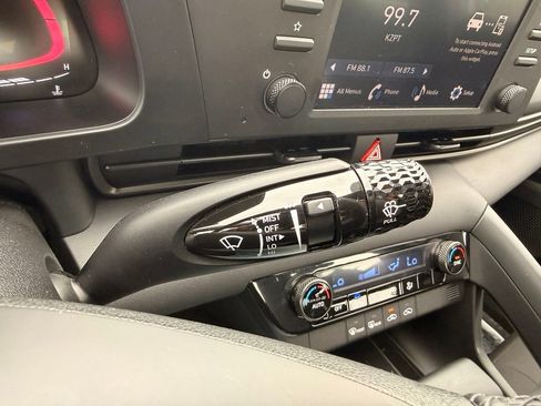 Used 2025 Hyundai Elantra Sport FWD image 19