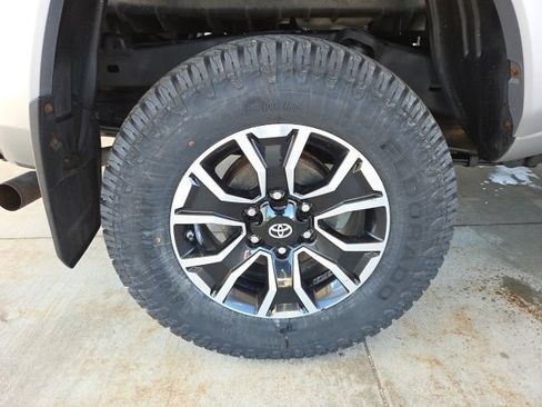 Used 2020 Toyota Tacoma TRD Sport AWD/4WD image 70