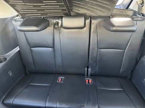 Used 2022 Toyota Highlander XLE image 9