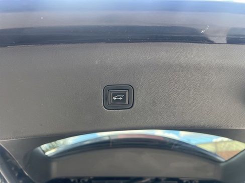 Used 2020 Buick Enclave Essence w/ Sport Touring Edition image 16