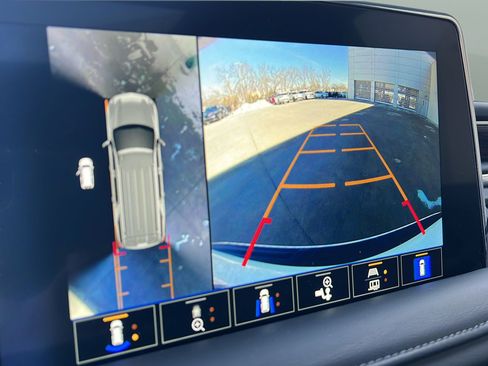 Used 2023 Chevrolet Tahoe Z71 w/ Luxury Package image 22