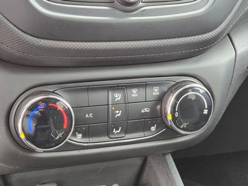 Used 2023 Chevrolet TrailBlazer LT FWD image 22