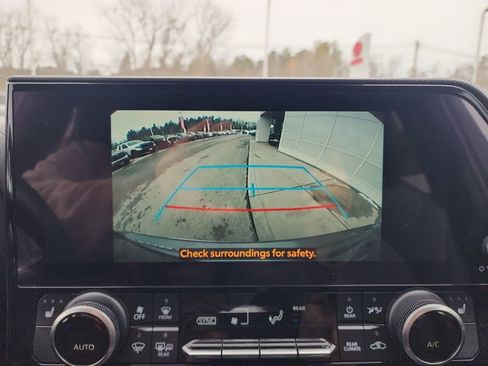 Certified 2023 Toyota Highlander XSE image 17