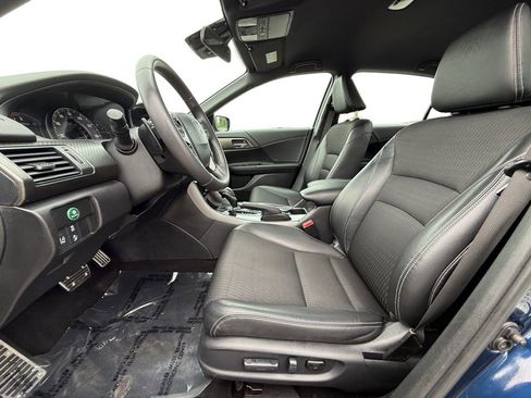 Used 2016 Honda Accord Sport image 9