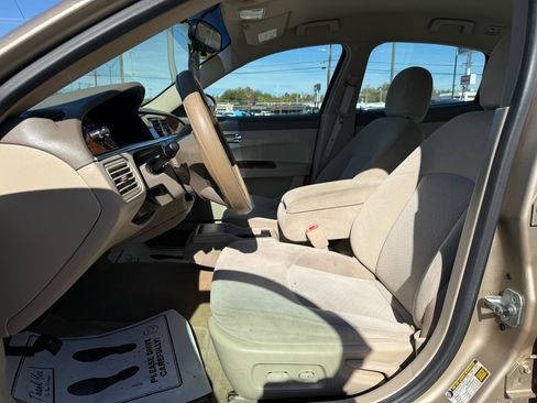 Used 2005 Buick LaCrosse CX image 9