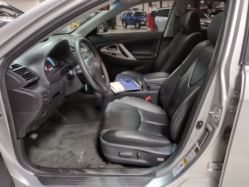 Used 2009 Toyota Camry SE FWD image 13