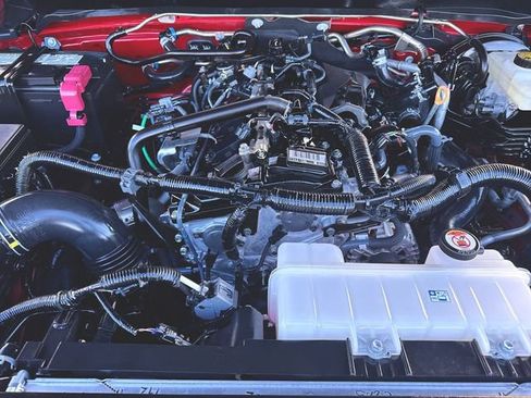 Used 2025 Toyota Tacoma TRD Off-Road image 28