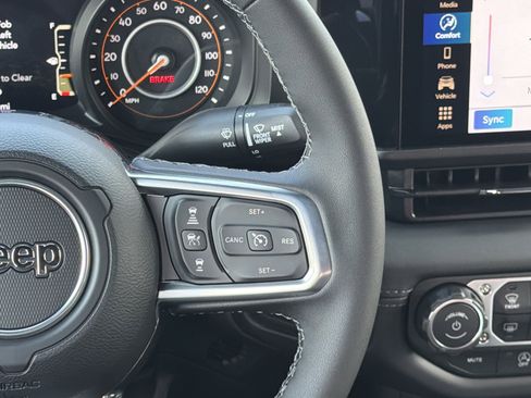 New 2026 Jeep Wrangler Unlimited Sahara AWD/4WD image 30