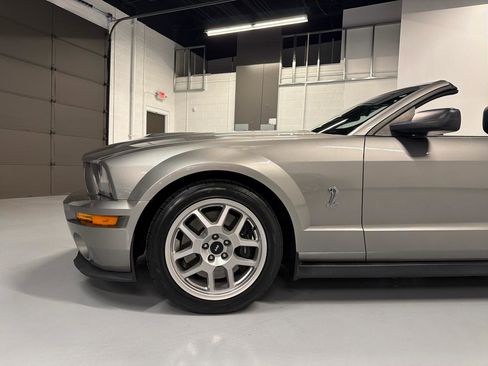 Used 2009 Ford Mustang Shelby GT500 RWD image 2