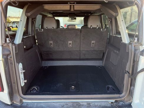 Used 2023 Ford Bronco Badlands image 47