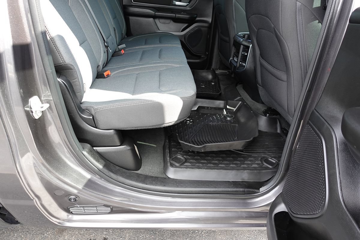 Used 2024 RAM 1500 Big Horn AWD/4WD image 30