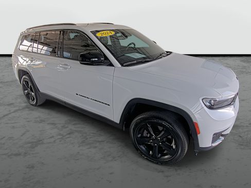 Used 2024 Jeep Grand Cherokee L Altitude AWD/4WD image 4