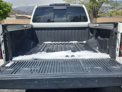 Used 2020 Nissan Titan PRO-4X w/ Pro-4x Convenience Package AWD/4WD image 12