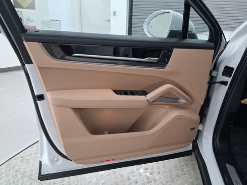 New 2026 Porsche Cayenne E-Hybrid image 21