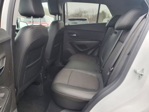 Certified 2022 Chevrolet Trax LT w/ LT Convenience Package image 12