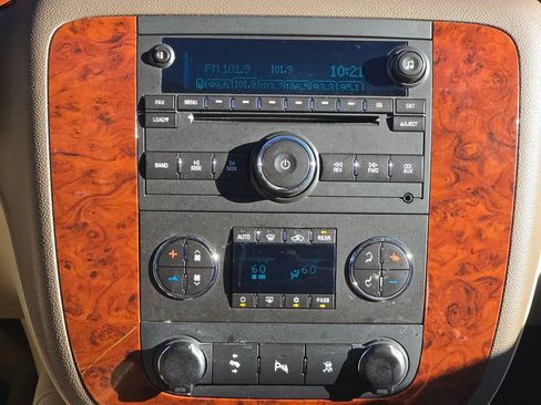 Used 2009 Chevrolet Tahoe LT w/ Luxury Package image 36