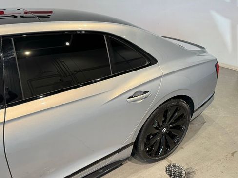 Used 2022 Bentley Flying Spur V8 AWD/4WD image 13