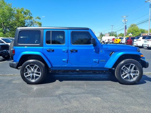 Used 2024 Jeep Wrangler Unlimited w/ Convenience Group AWD/4WD image 9