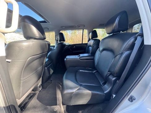 Used 2022 Nissan Armada SL w/ Captain's Chairs Package image 17