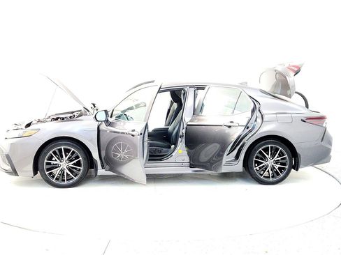 Certified 2023 Toyota Camry SE image 10