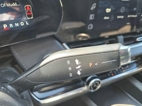 Used 2025 Chevrolet Equinox LT FWD image 21