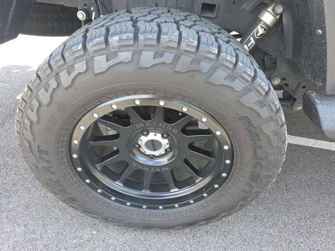 Used 2023 Jeep Gladiator Sport AWD/4WD image 9