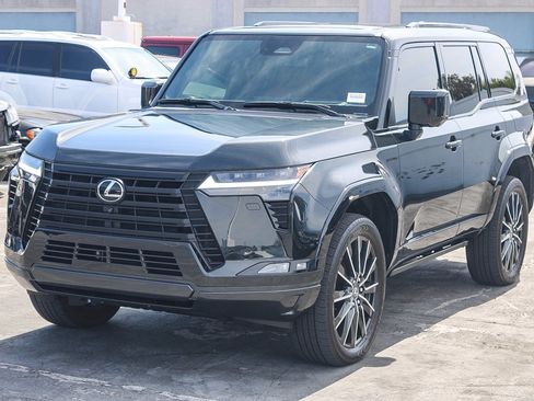 Used 2024 Lexus GX 550 w/ Cold Area Package AWD/4WD image 3