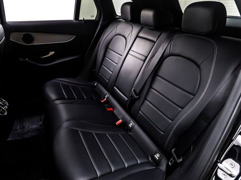 Used 2022 Mercedes-Benz GLC 300 image 9