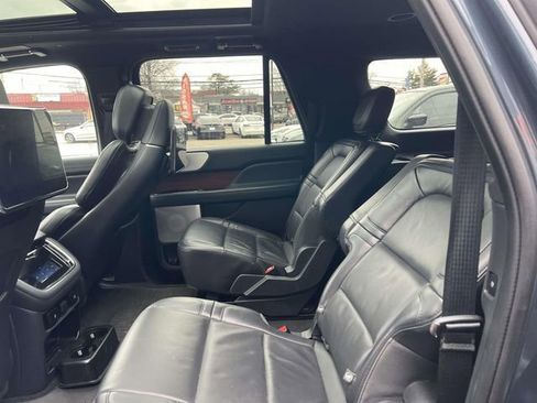 Used 2022 Lincoln Navigator L Reserve image 12