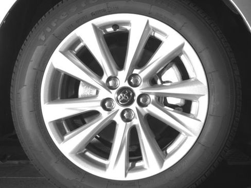 Used 2026 Toyota Corolla LE w/ LE Premium Package FWD image 11