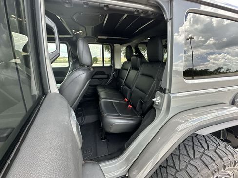 Used 2021 Jeep Wrangler Unlimited Rubicon w/ Trailer Tow Package AWD/4WD image 19