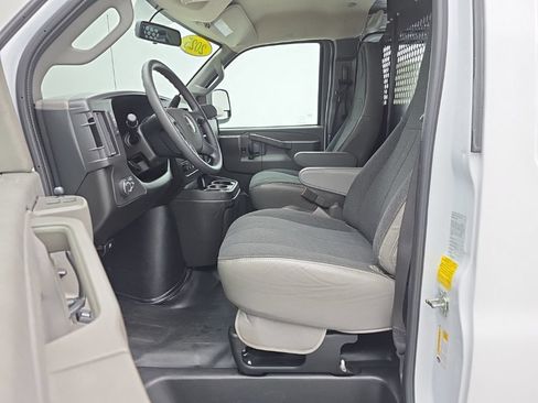 Used 2025 GMC Savana 2500 w/ Driver Convenience Package RWD image 14