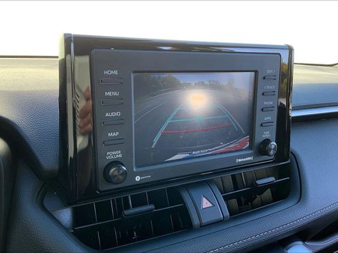 Used 2022 Toyota RAV4 LE image 19