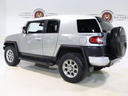 Used 2012 Toyota FJ Cruiser 4WD w/ Upgrade Pkg image 3