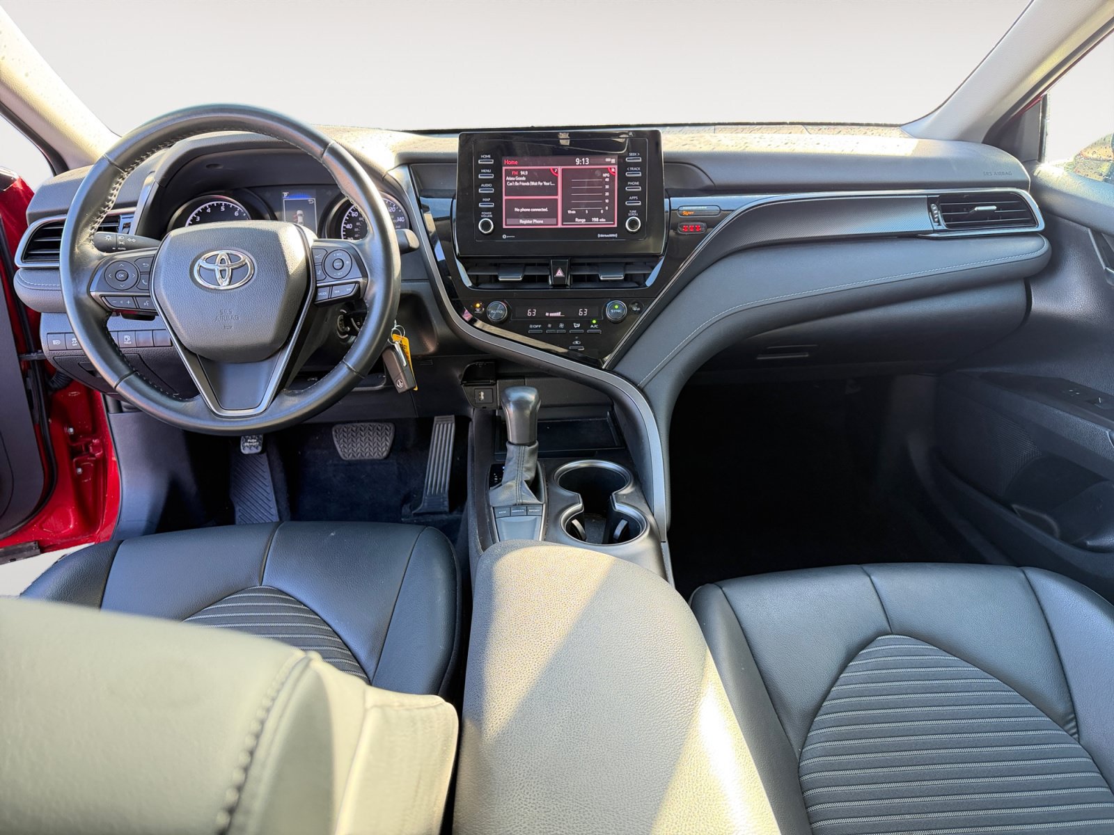 Used 2023 Toyota Camry SE FWD image 10