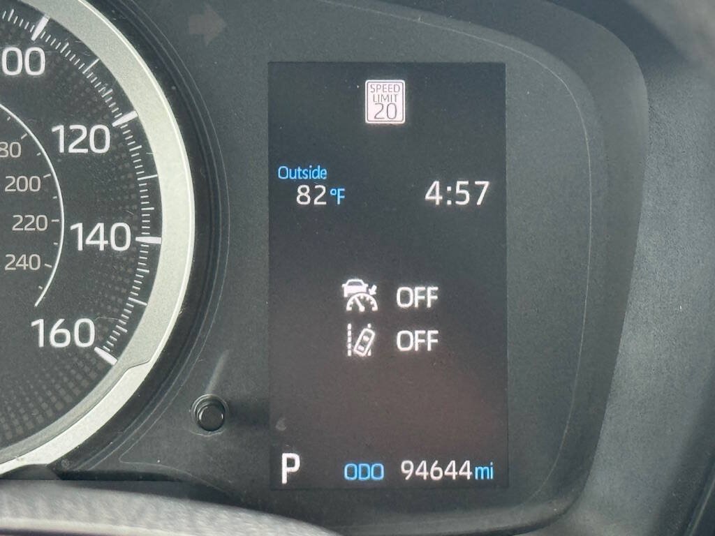 Used 2021 Toyota Corolla LE FWD image 4