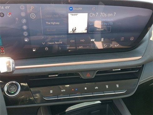 Certified 2025 Buick Envision Sport Touring image 23