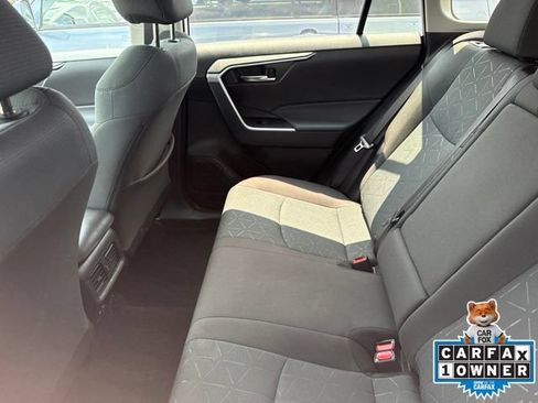 Used 2025 Toyota RAV4 XLE AWD/4WD image 4
