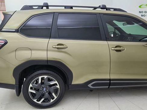 Used 2025 Subaru Forester Limited AWD/4WD image 12
