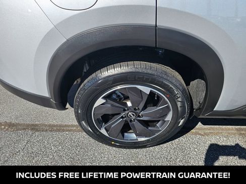 Used 2025 Nissan Rogue SV AWD/4WD image 9