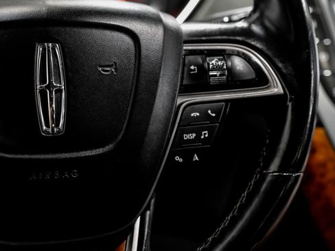 Used 2019 Lincoln Nautilus Reserve image 28
