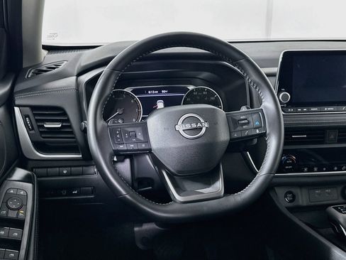 Used 2026 Nissan Rogue SV FWD image 18