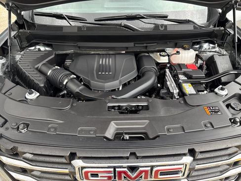 Used 2025 GMC Acadia Elevation image 27