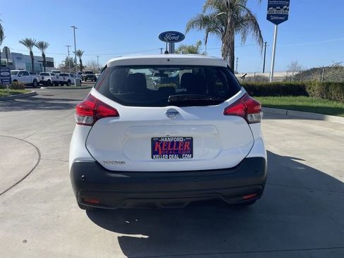 Used 2020 Nissan Kicks S image 7