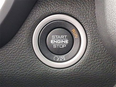 Used 2024 RAM 2500 Tradesman w/ Chrome Appearance Group image 16