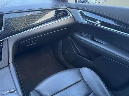 Used 2023 Cadillac XT6 Premium Luxury FWD image 16